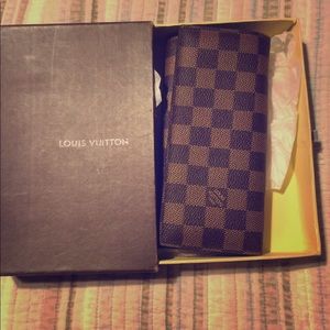 Brand new never used Louis Vuitton wallet